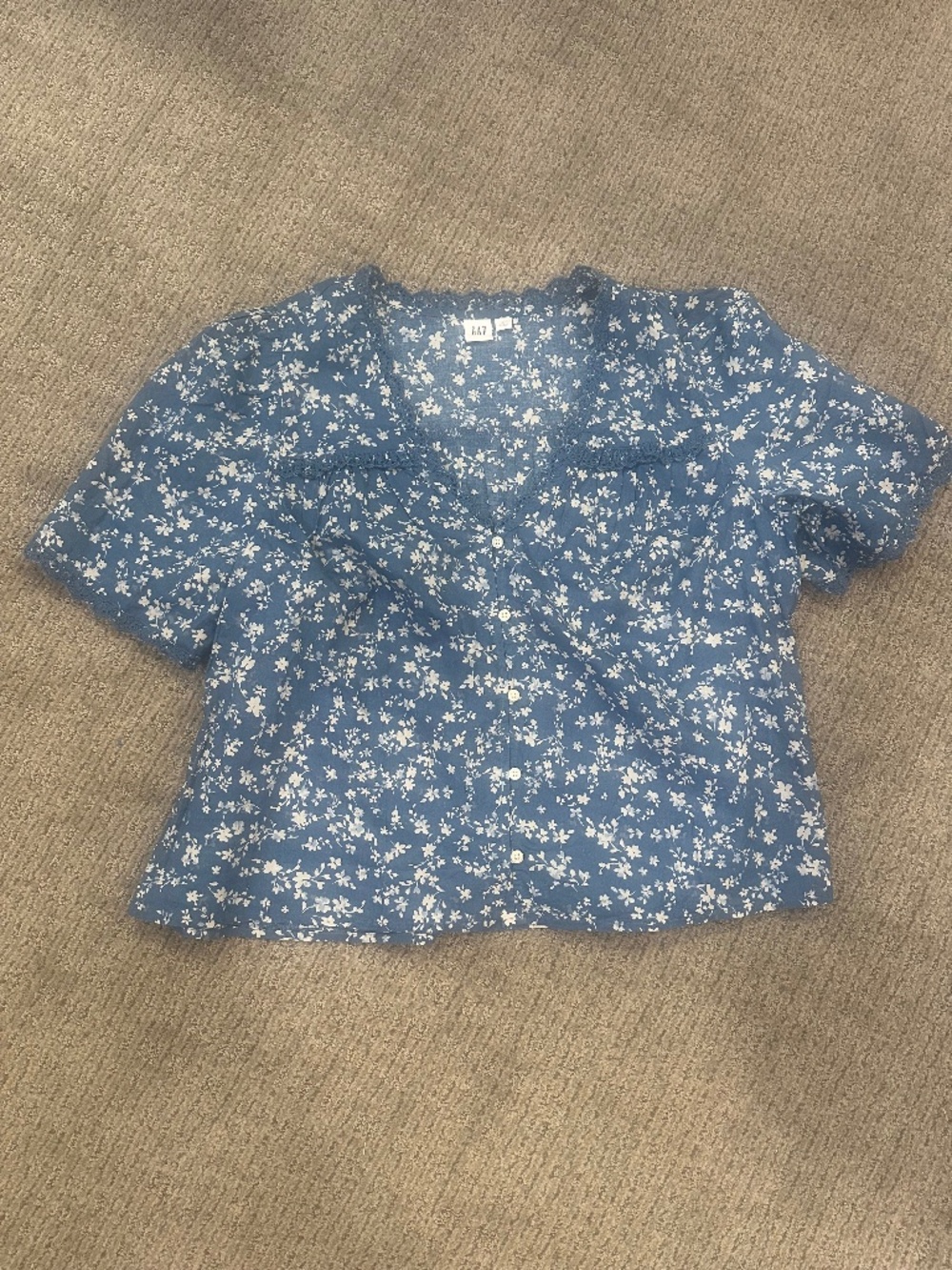 Women’s size medium blouse from Gap